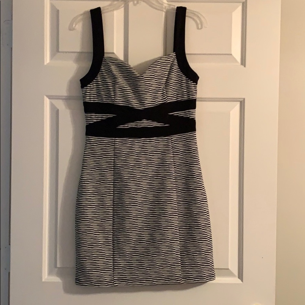 Guess black white dress BRAND NEW Never Worn